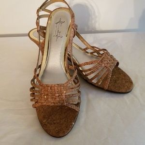 Soft Style sandals NWOT